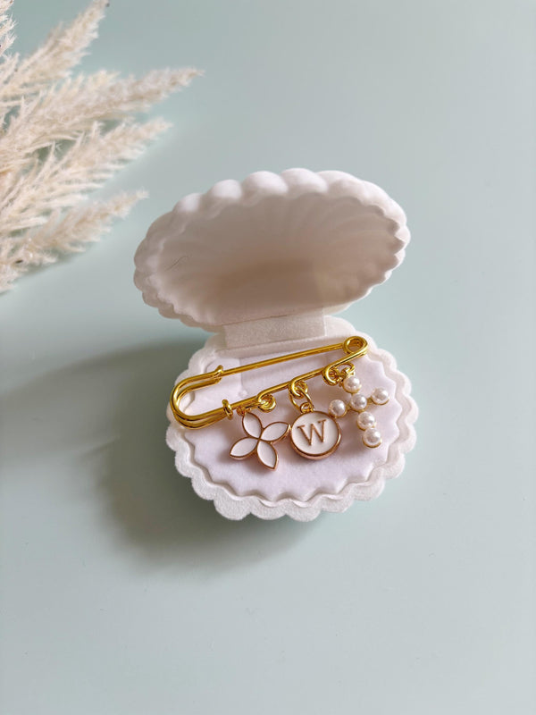 Personalized Baby Keepsake Gift Newborn Protection Pin Baby Christening Gift Baptism Gift for Baby Safety Pin Brooch Custom Baby Brooch