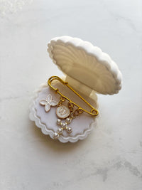Personalized Baby Keepsake Gift Newborn Protection Pin Baby Christening Gift Baptism Gift for Baby Safety Pin Brooch Custom Baby Brooch