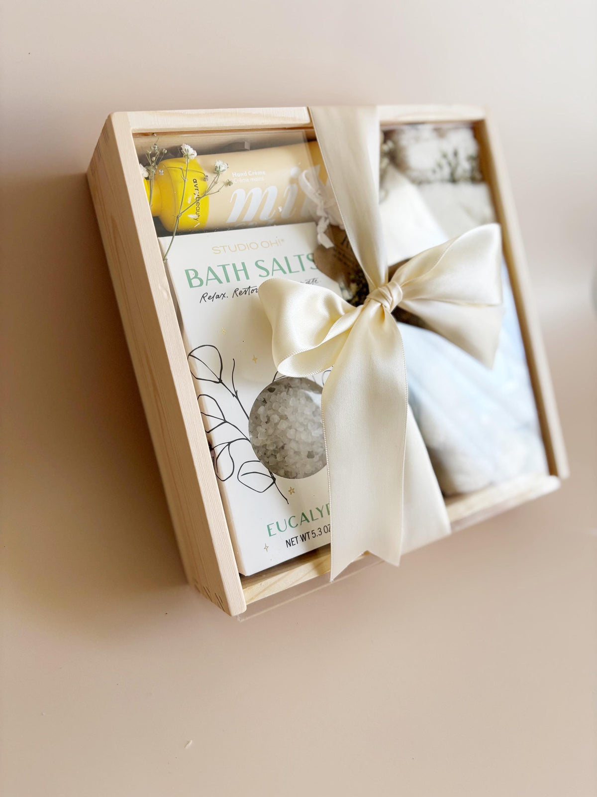 60th Milestone Birthday Gift Box Idea for Sister Personalized Milestone 60th Birthday Pamper Custom Gift Basket for Grandma Gigi Giftset