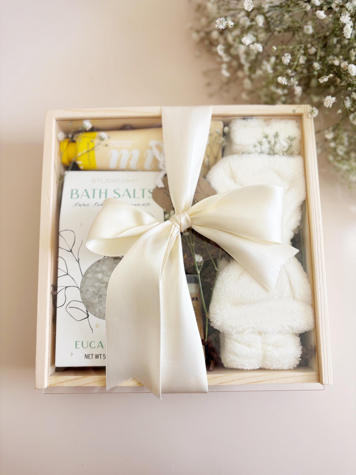 60th Milestone Birthday Gift Box Idea for Sister Personalized Milestone 60th Birthday Pamper Custom Gift Basket for Grandma Gigi Giftset