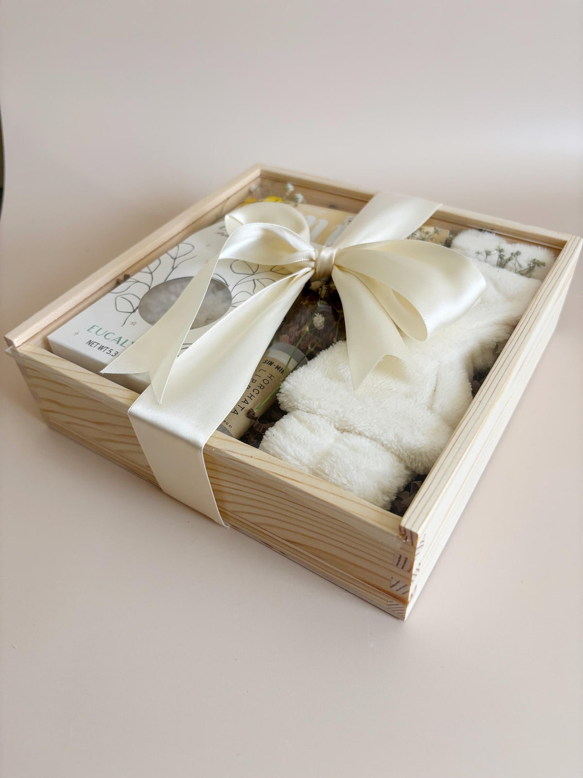 60th Milestone Birthday Gift Box Idea for Sister Personalized Milestone 60th Birthday Pamper Custom Gift Basket for Grandma Gigi Giftset