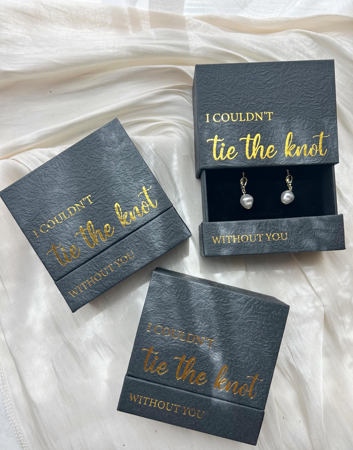 Personalized Wedding Keepsake Trunk for Wedding Couple Engagement Gift for Bride Wedding Dress Storage Memory Box Clothing Storage Chest
