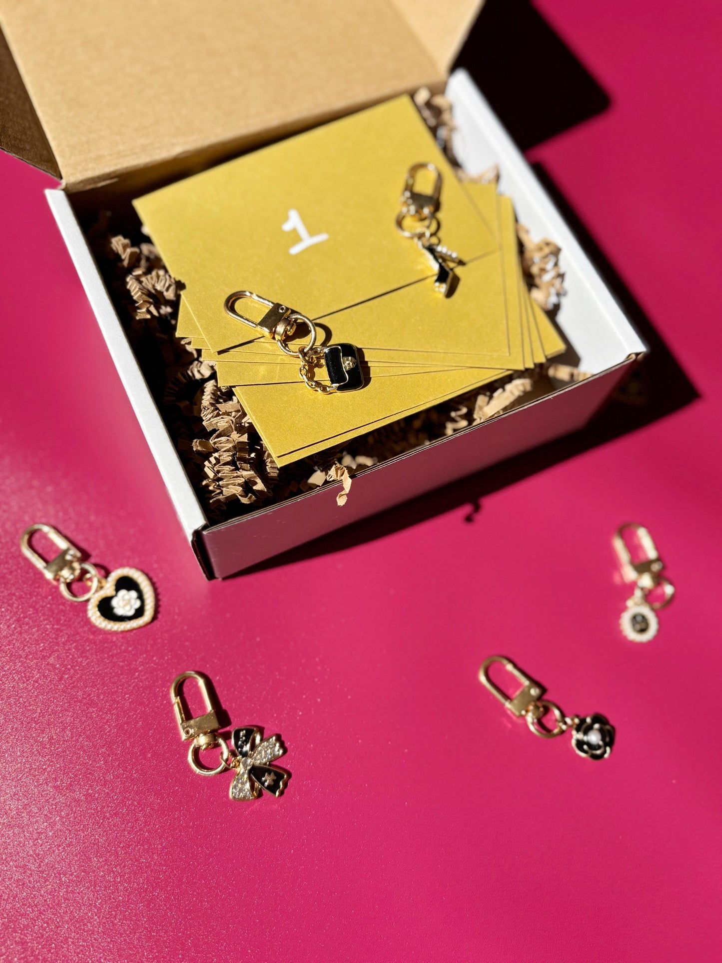 7 Days of Christmas Advent Calendar Purse Bag Charm Trendy Keychain Accessory Gift for Secret Santa Gift Holiday Party Coworker Exchange