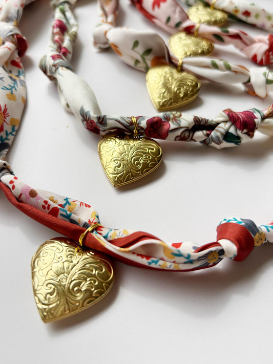 Scarf Bandana Charm Necklace Valentine's Heart Locket Scarf Choker Necklace for Western Country Concert Accessory Gift for Cozy Fall Outfit